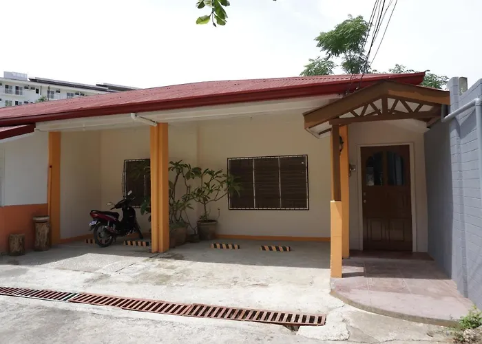 Jiji's Hostel Lapu-Lapu City