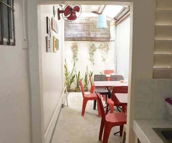 Hostel Jiji's